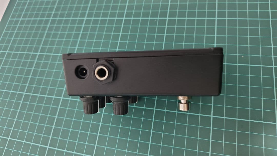 AMT B1 ギターエフェクター