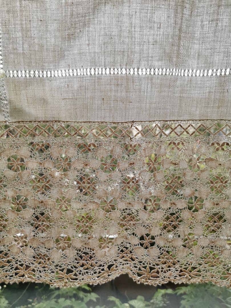 アンティーク シルク混ヤーンニードルワークレーストリム 梯子刺繍リネンクロス