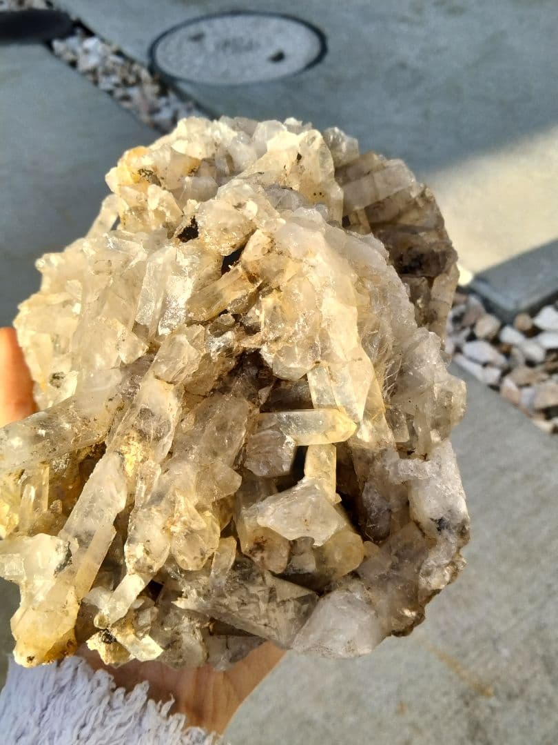 長野県　天然水晶　栗生水晶山産　水晶　原石　1.9キロ　大サイズ　早い者勝ち