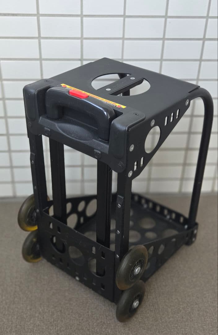 ZUCA 座れるキャリーカート