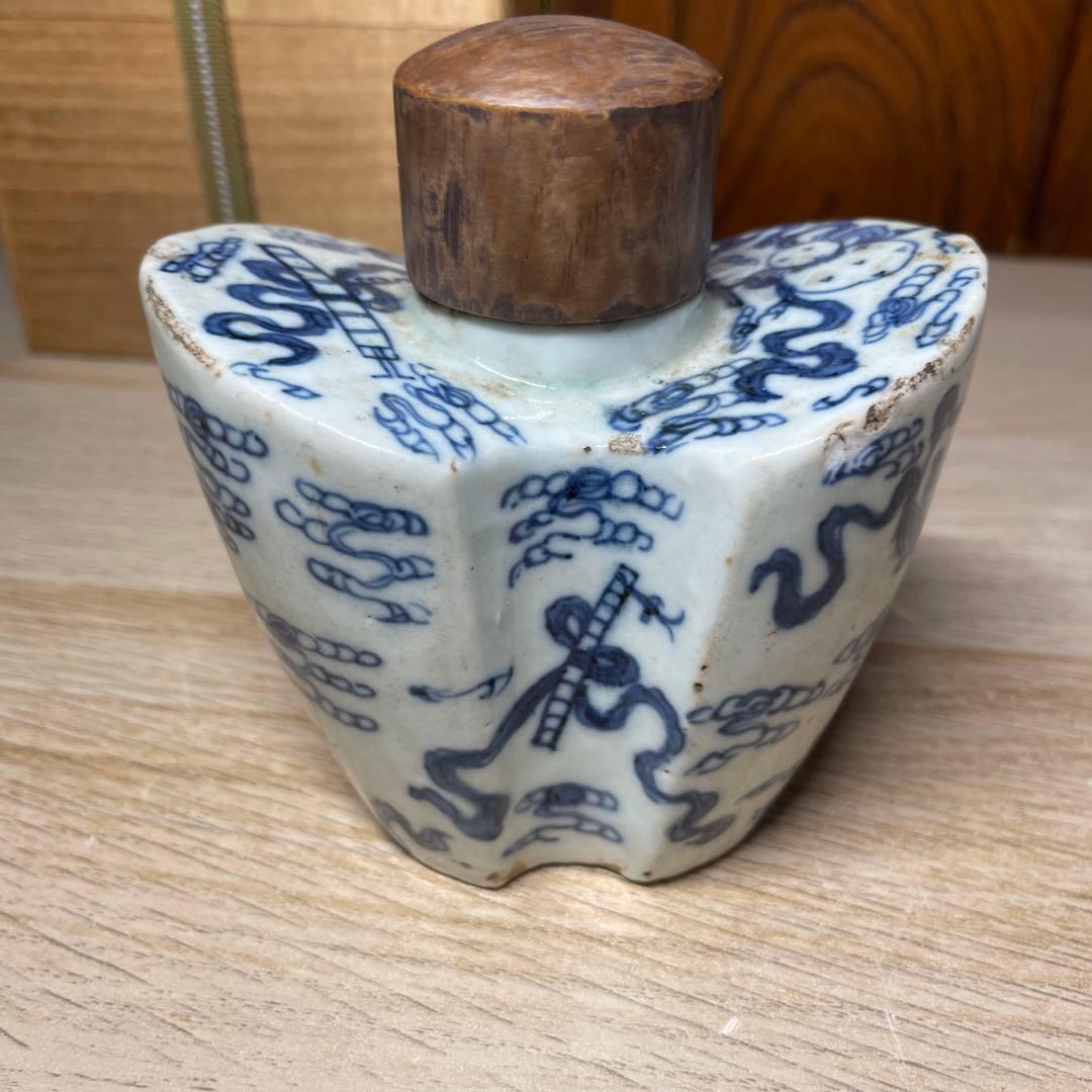 古染付分銅型茶壷　箱付