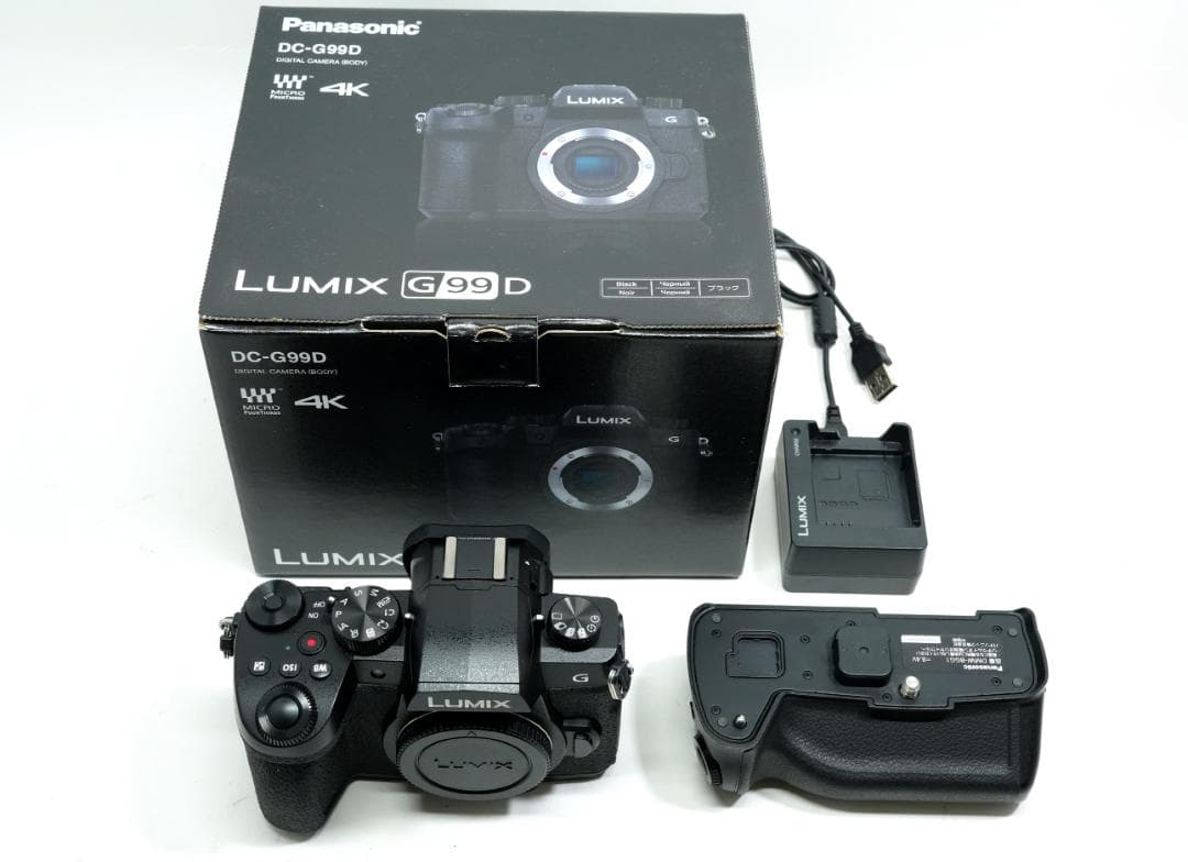 1456ショット　Panasonic LUMIX G99D ボディ＋グリップ美品