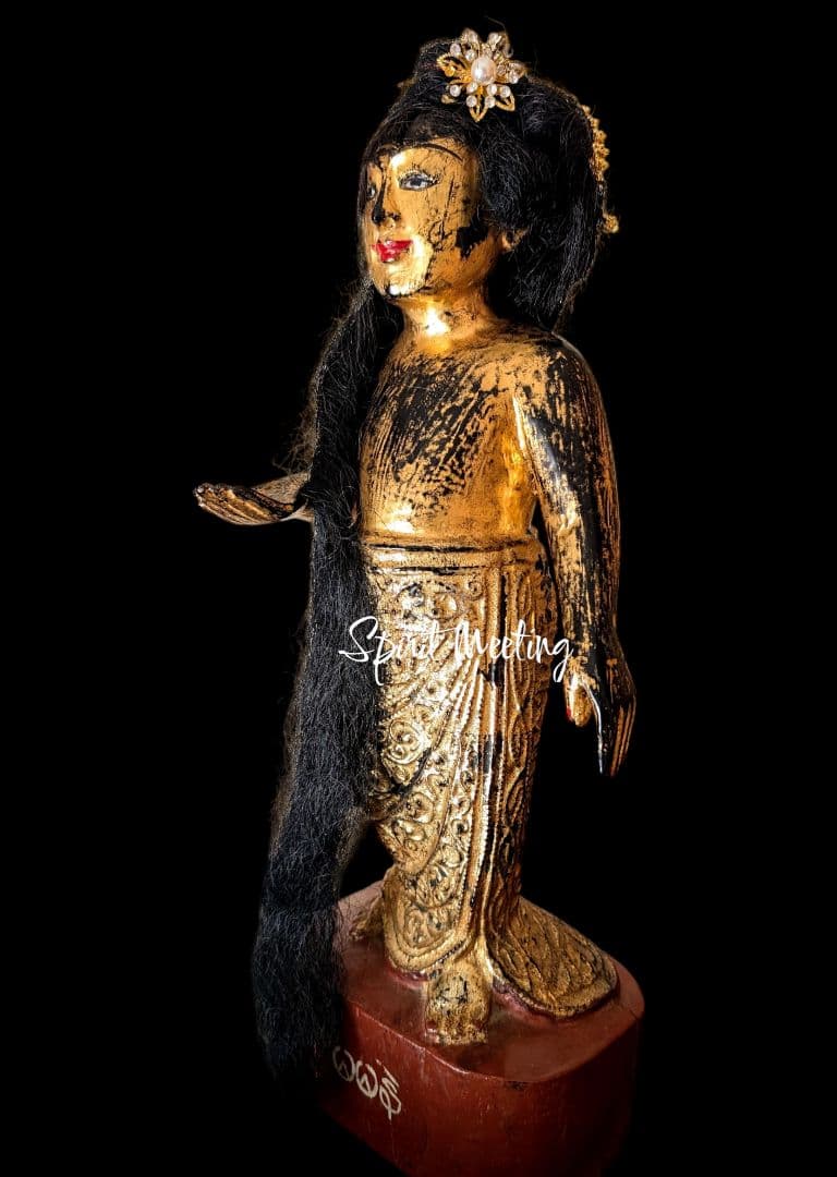 ミャンマー　ナッちゃん　100歳　ナット　精霊信仰　女性霊供養　　呪物