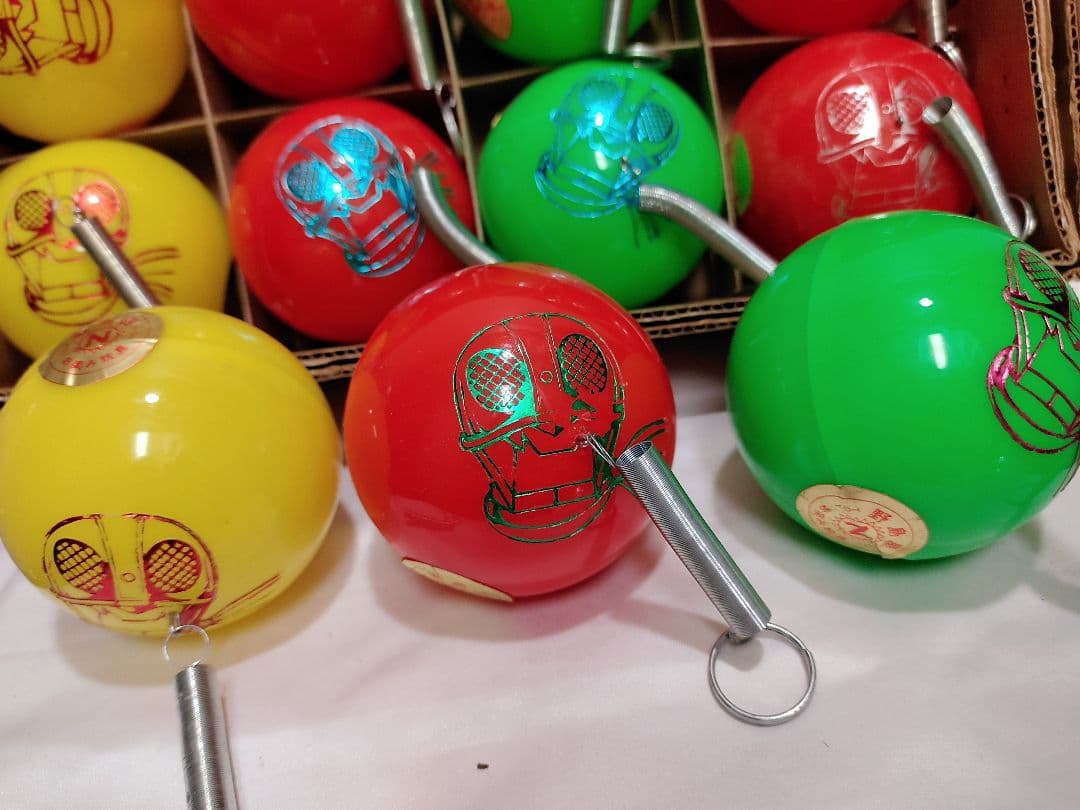 昭和レトロ1970年代当時物 仮面ライダー スプリングヨーヨーパチカプセル駄玩具