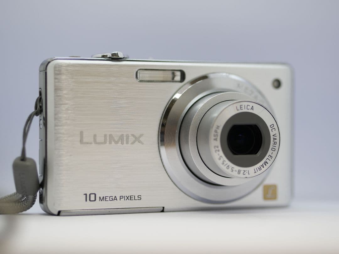 デジタルカメラ DMC-FS7