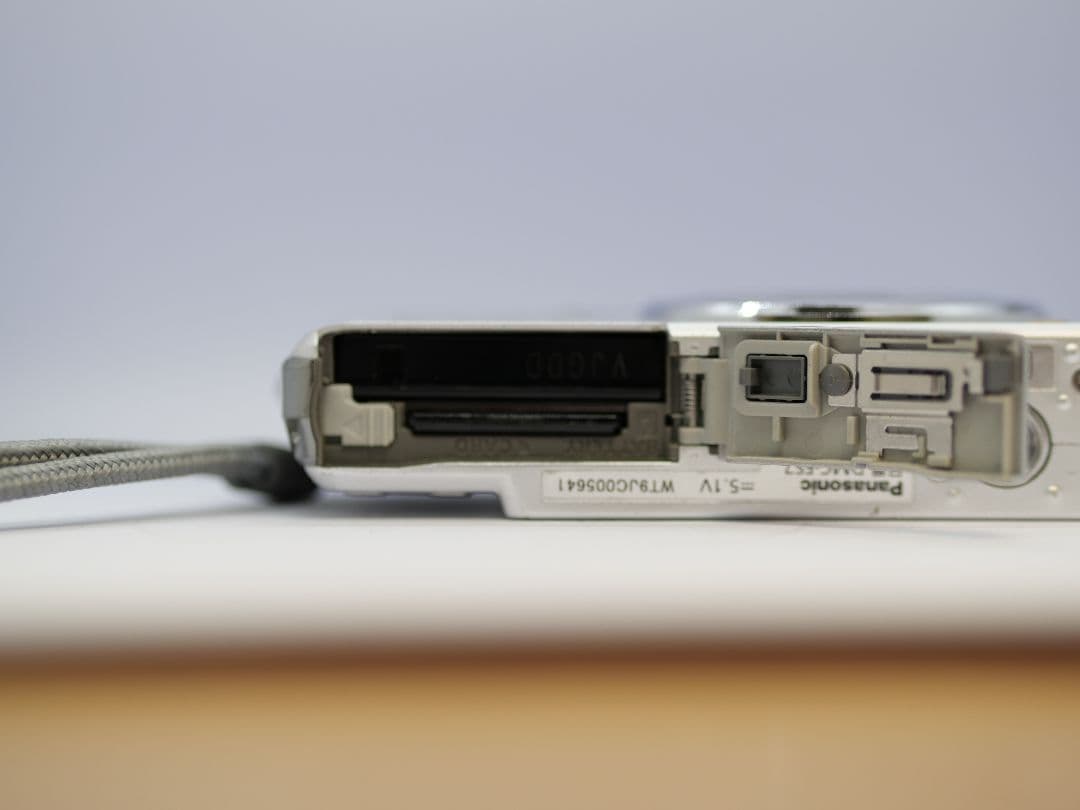 デジタルカメラ DMC-FS7