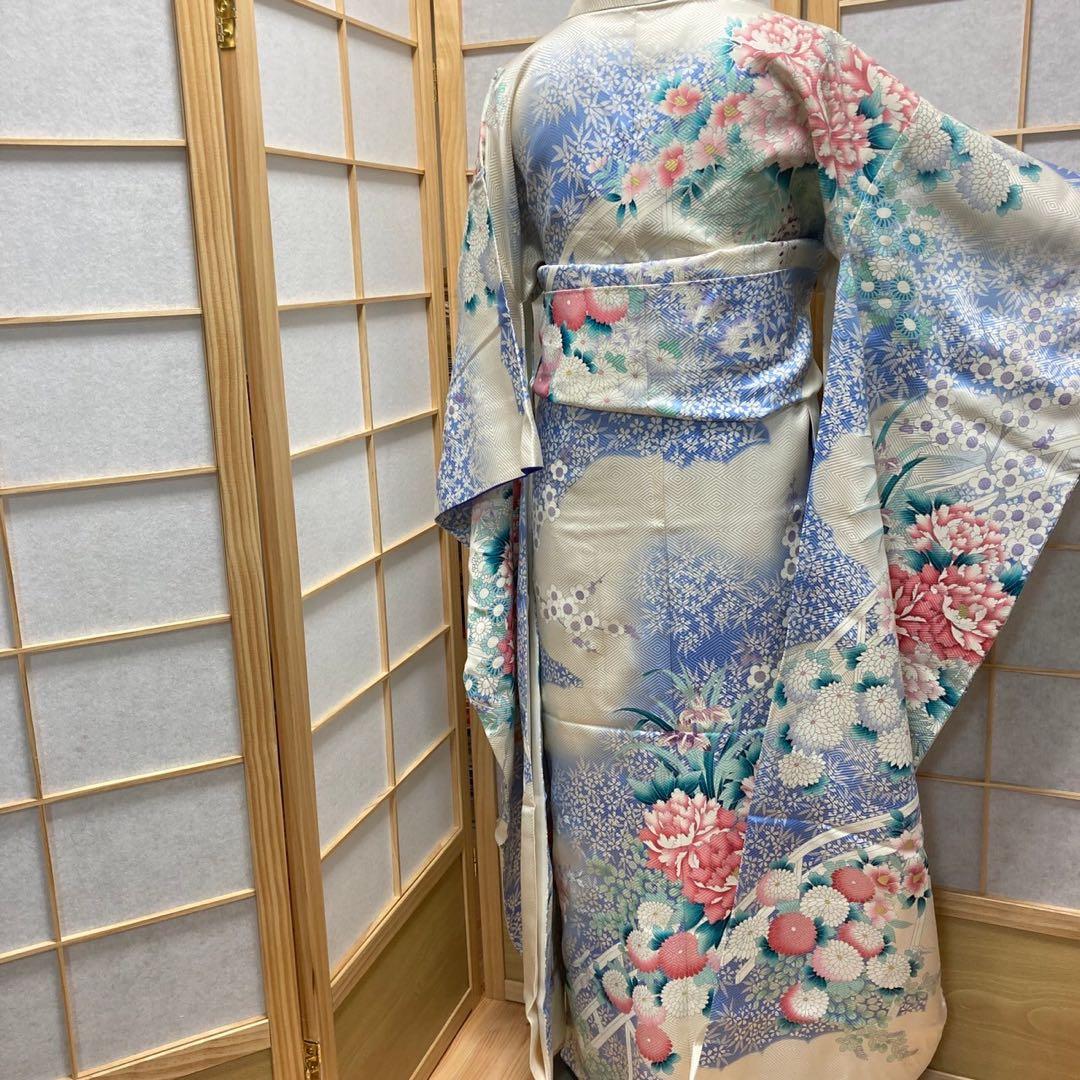 ［9772］振袖 4点セット 牡丹草花 逸品 白 成人式 卒業式 正絹 着物 袷