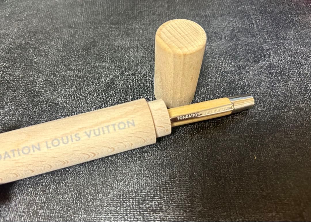 Fondation Louis Vuitton ルイヴィトン美術館 ボールペン