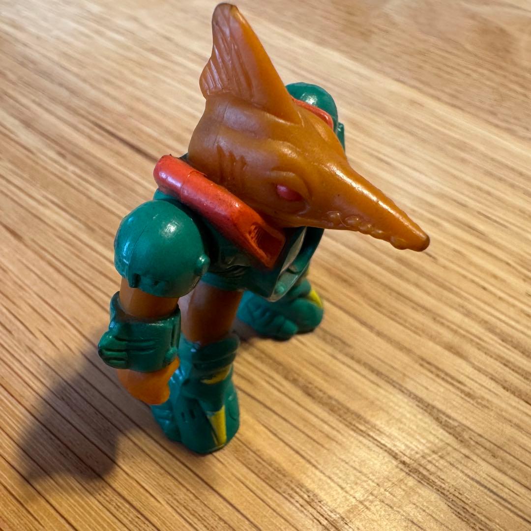 ビーストフォーマー　レーザービースト　78 海上攻撃隊長　スパークシャーク