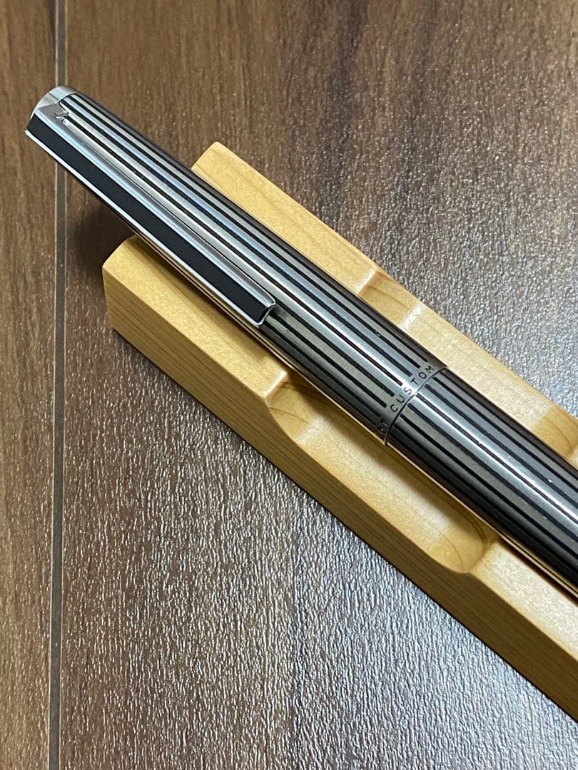 d*3様 パイロット pilot custom ストライプ蝕刻 万年筆 18K-