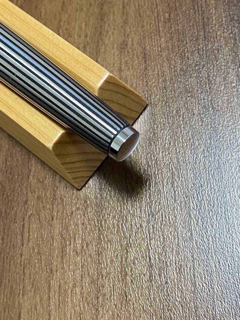 d*3様 パイロット pilot custom ストライプ蝕刻 万年筆 18K-