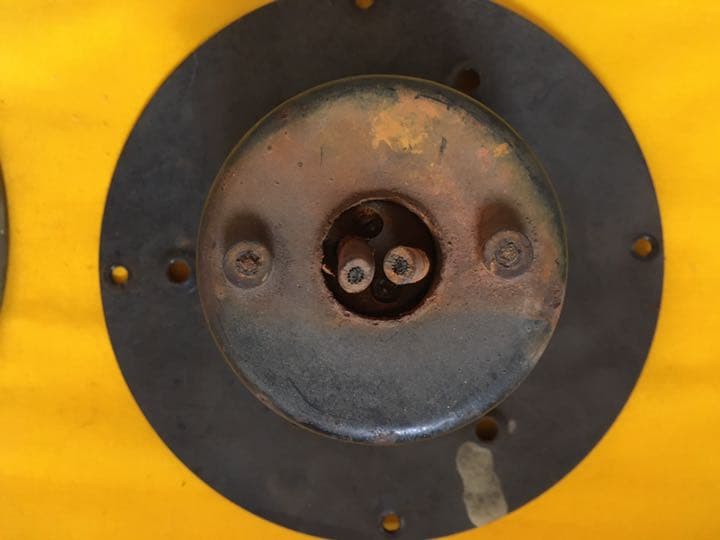 木造鉄道車両の室内灯。小糸製1959年。