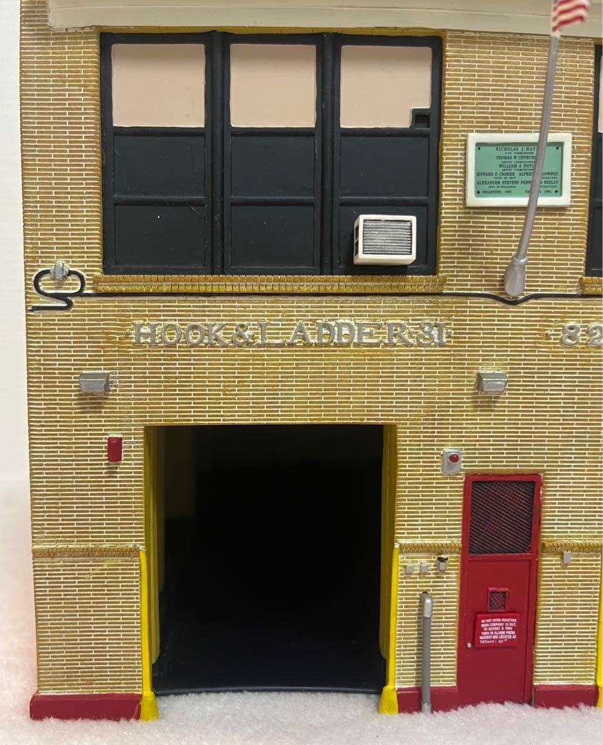 コード3 CODE 3 Firehouse 消防署 ジオラマ　完成品　1/64
