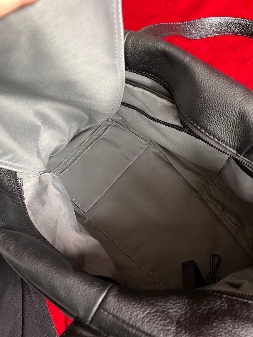 Away レザーダッフルバッグ