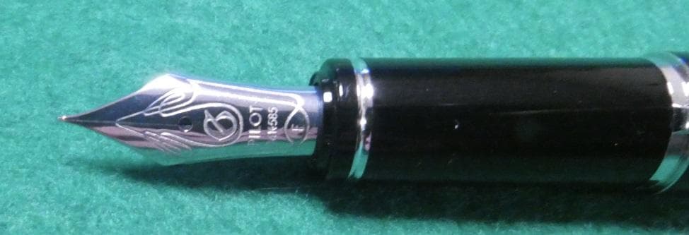 未使用：パイロットPILOT 万年筆　グランセ　ロジウム 14K-585(F)