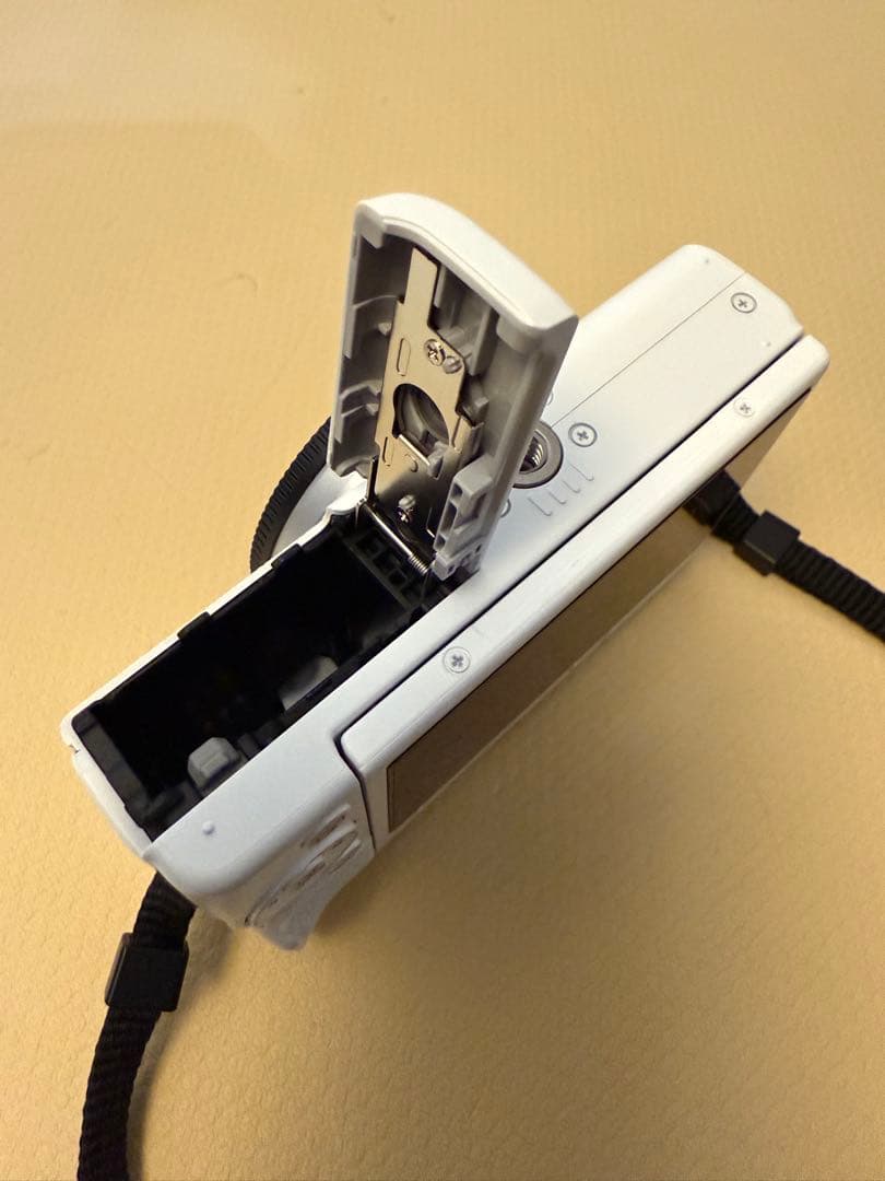 Canon EOS M200 15-45mm レンズ　ホワイト