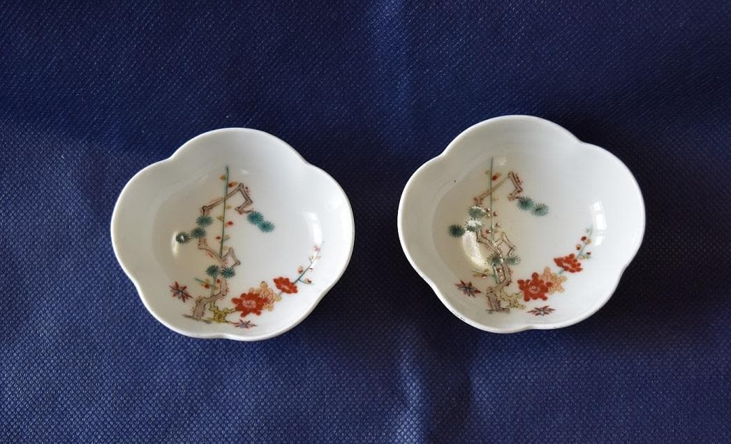 人間国宝　酒井田柿右衛門　古伊万里焼　小皿　梅2