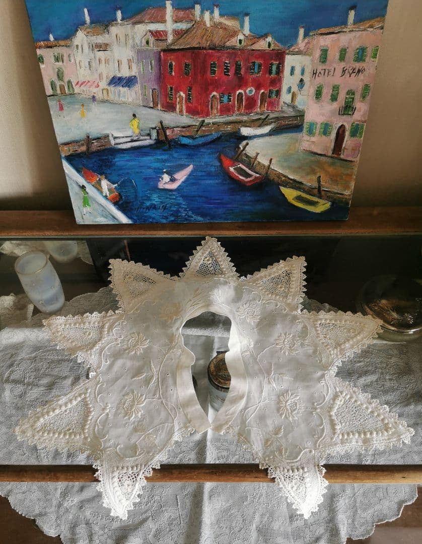 アンティークフランス 9片の花弁 アイレット＆薔薇盛上げ刺繍 クロシェ編み付け襟