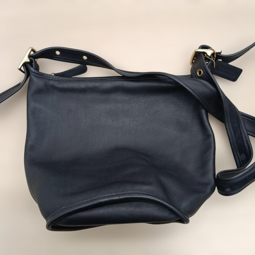 COACH ブラックレザーショルダーバッグ