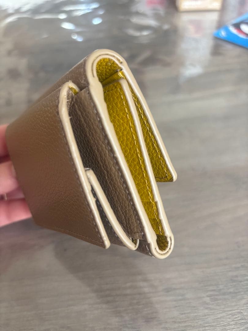 TOD'S 日本限定　レザーウォレット