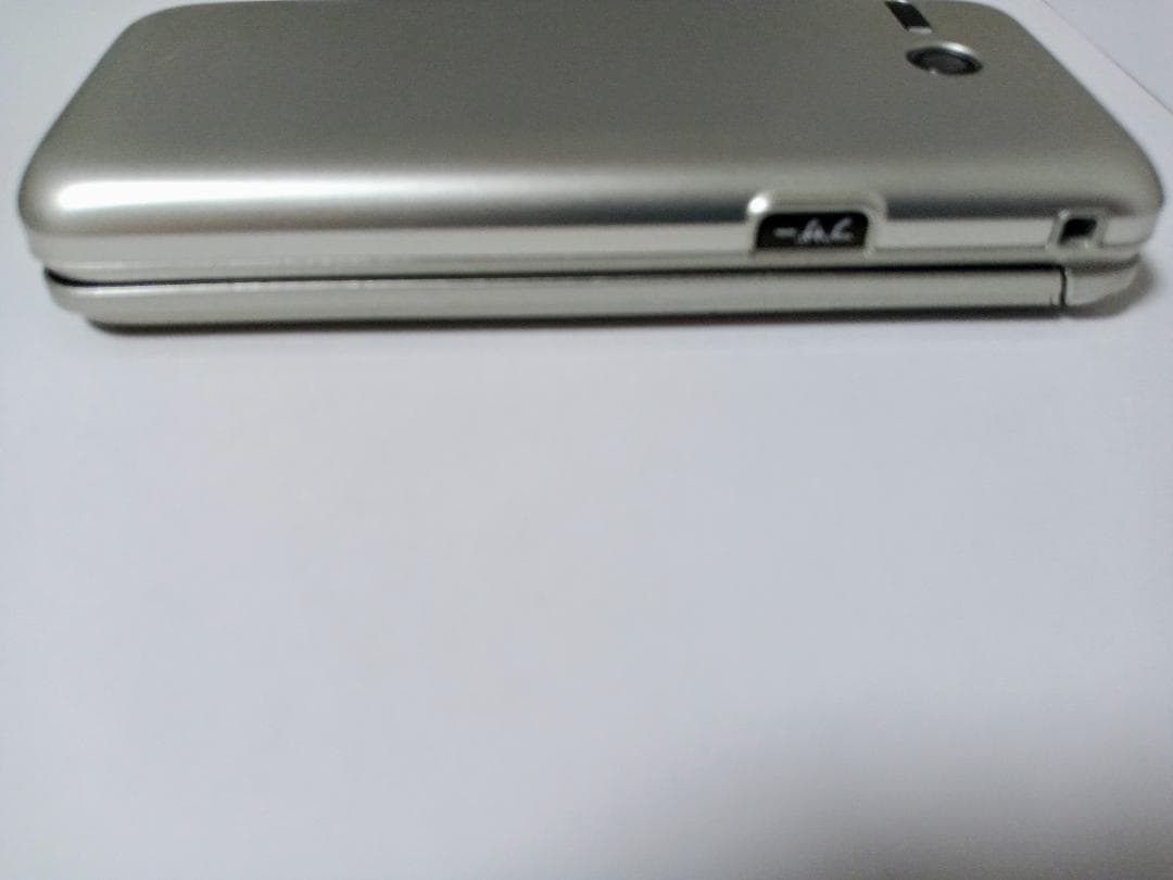 ☆ au かんたんケータイ ライト KYF43 シャンパンゴールド