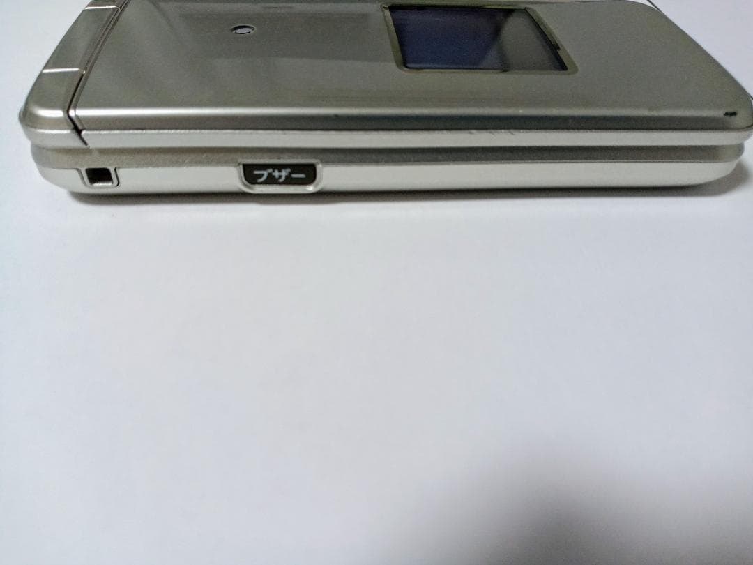 ☆ au かんたんケータイ ライト KYF43 シャンパンゴールド