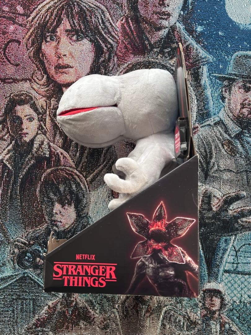 ストレンジャーシングス デモゴルゴンぬいぐるみ　カード型キーホルダーセット