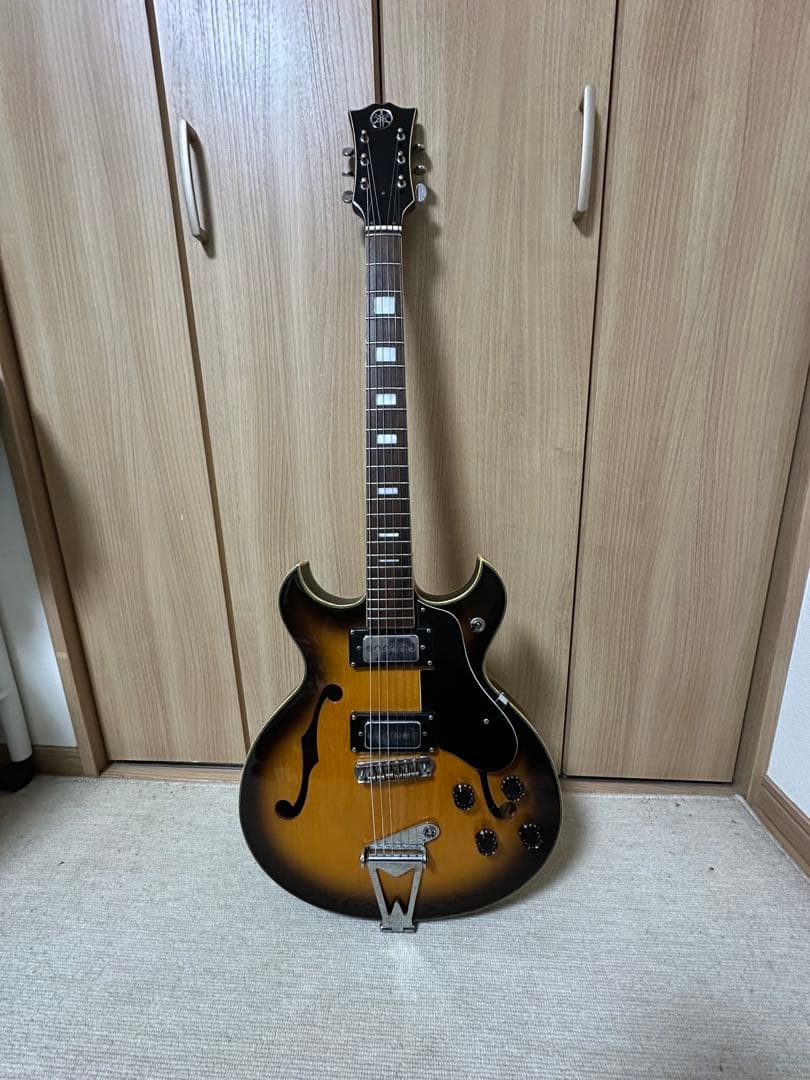 国産ビザールエレキギター フルアコ型