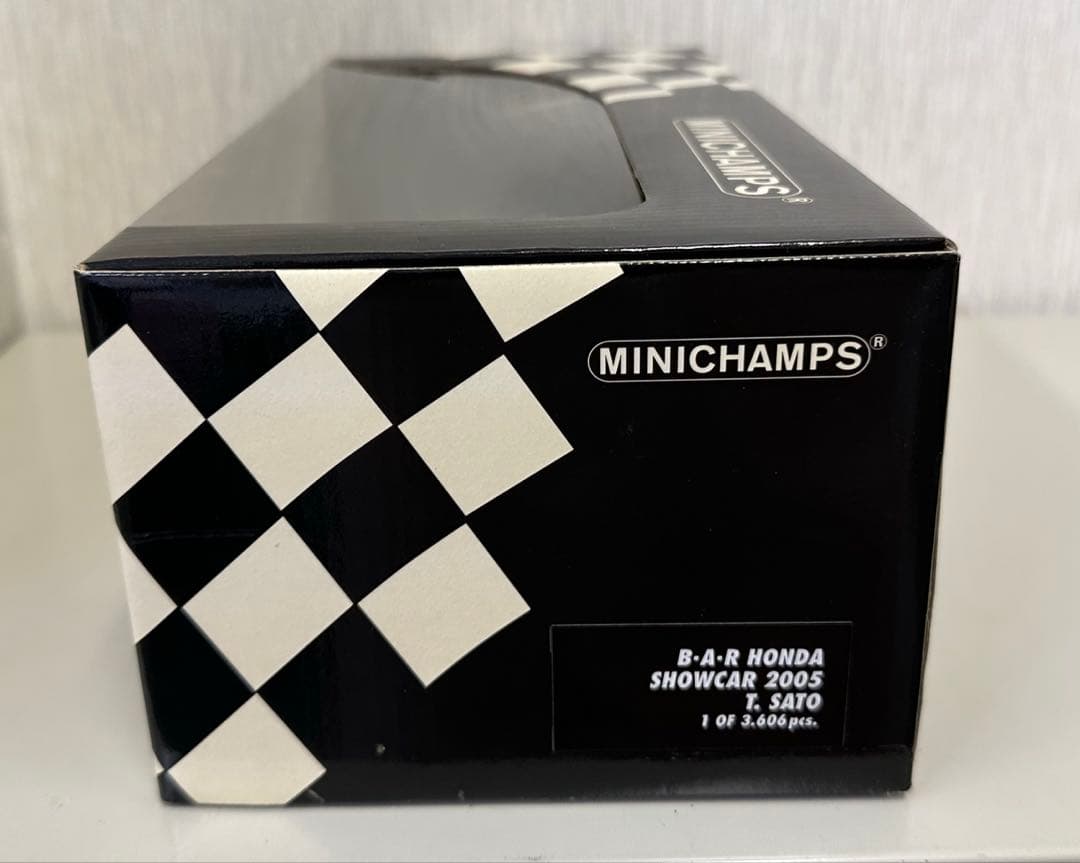 MINICHAMPS 1:18 ミニカー B.A.R Honda Showcar