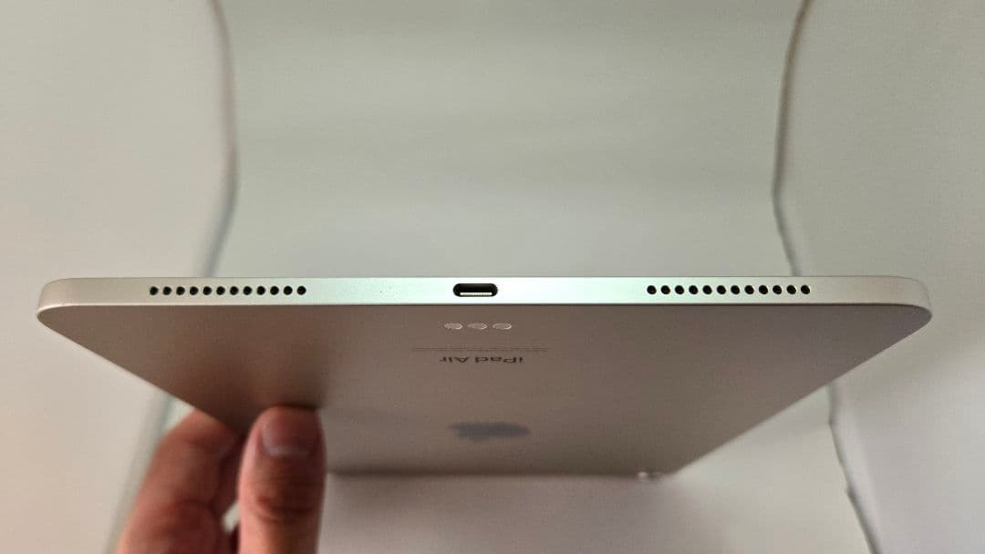 Apple iPad Air 第5世代スターライト64GB wifiモデル