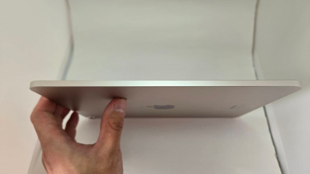 Apple iPad Air 第5世代スターライト64GB wifiモデル