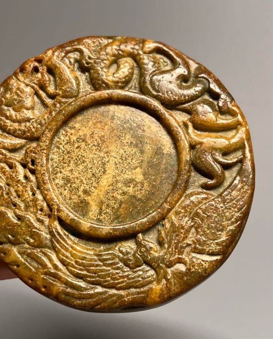 文房逸品古玉浮彫り 四神獣紋 円形 玉硯筆添文鎮