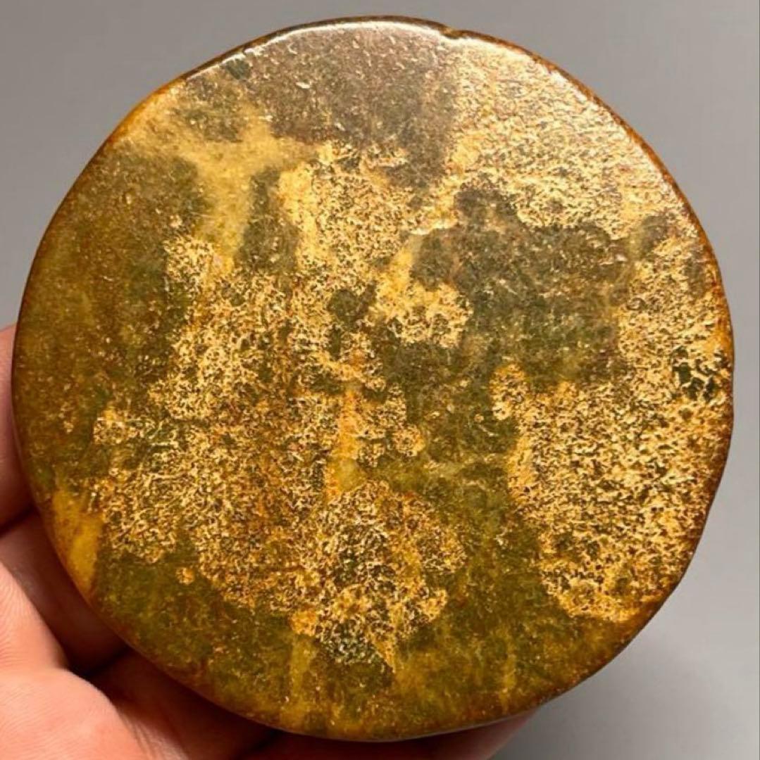 文房逸品古玉浮彫り 四神獣紋 円形 玉硯筆添文鎮