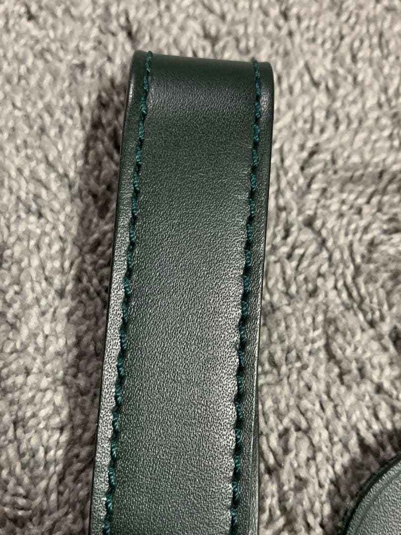 LOUIS VUITTON ネームタグ ダークグリーン。美品。希少。超おすすめ。