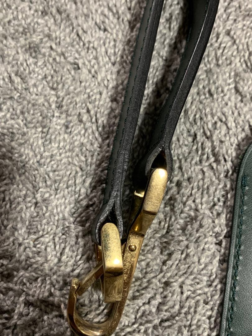 LOUIS VUITTON ネームタグ ダークグリーン。美品。希少。超おすすめ。