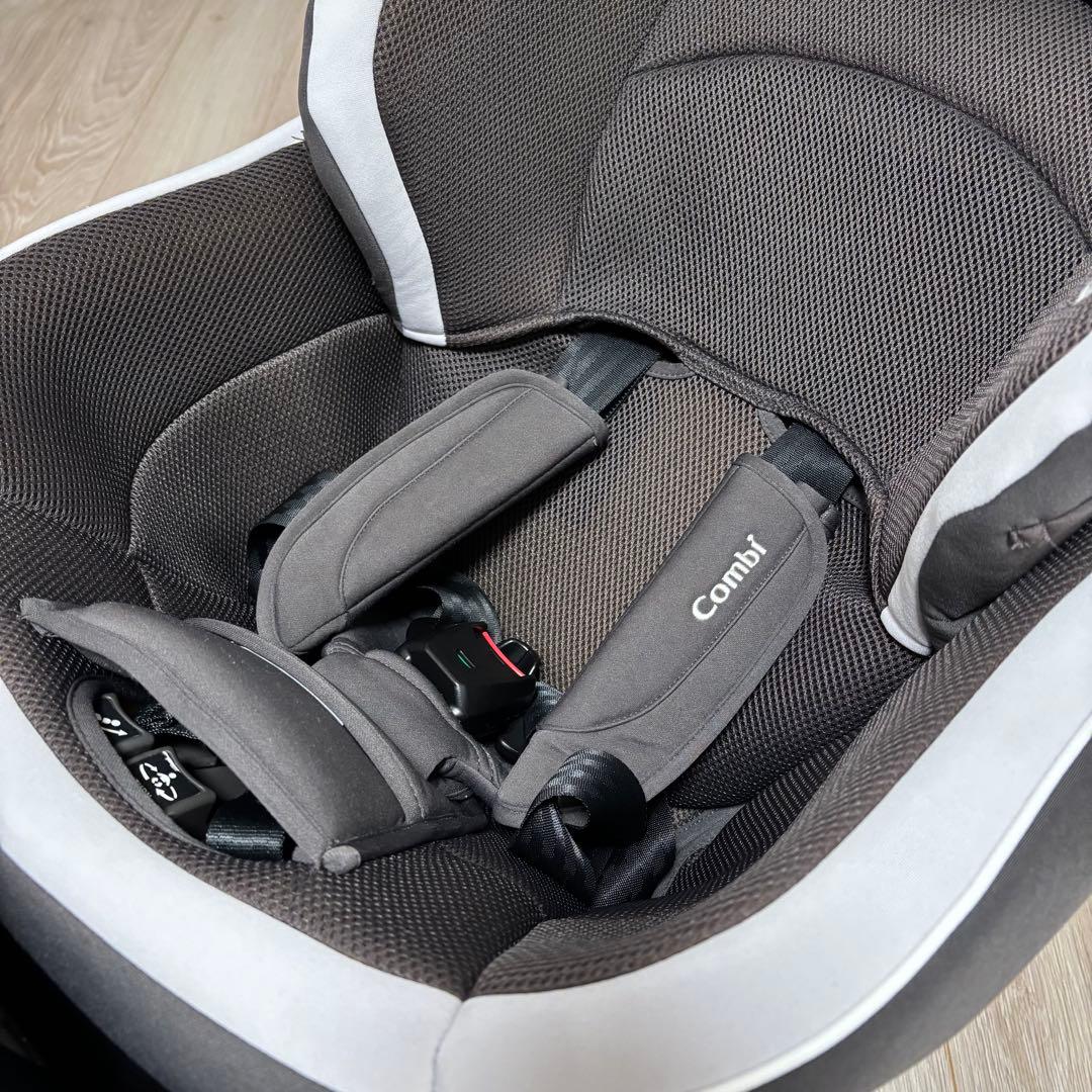 チャイルドシート combi