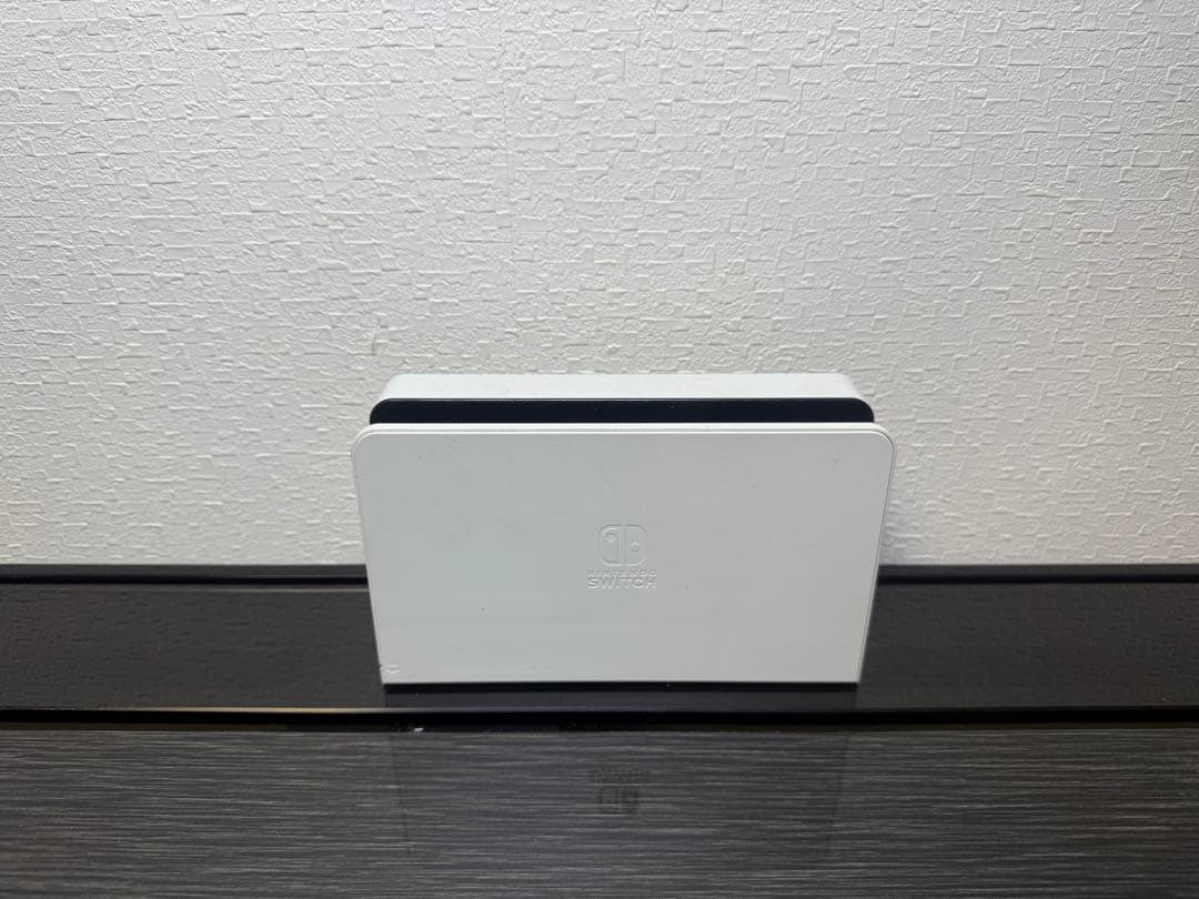 【美品】Nintendo Switch (有機elモデル) ホワイト