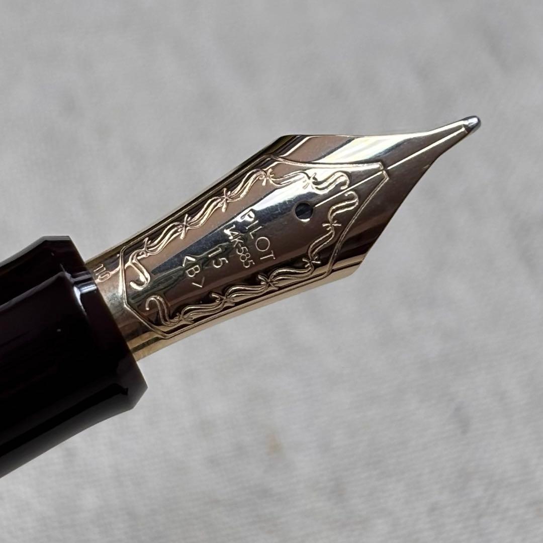 ✴︎PILOT✴︎パイロットCUSTOM カスタム ８２３　14K 585 B太字
