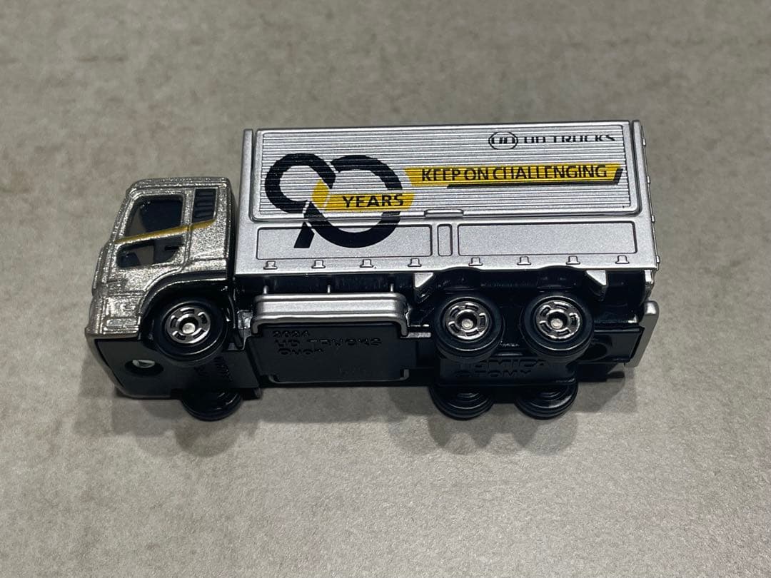 トミカ UDトラックス ミニカー　90周年記念