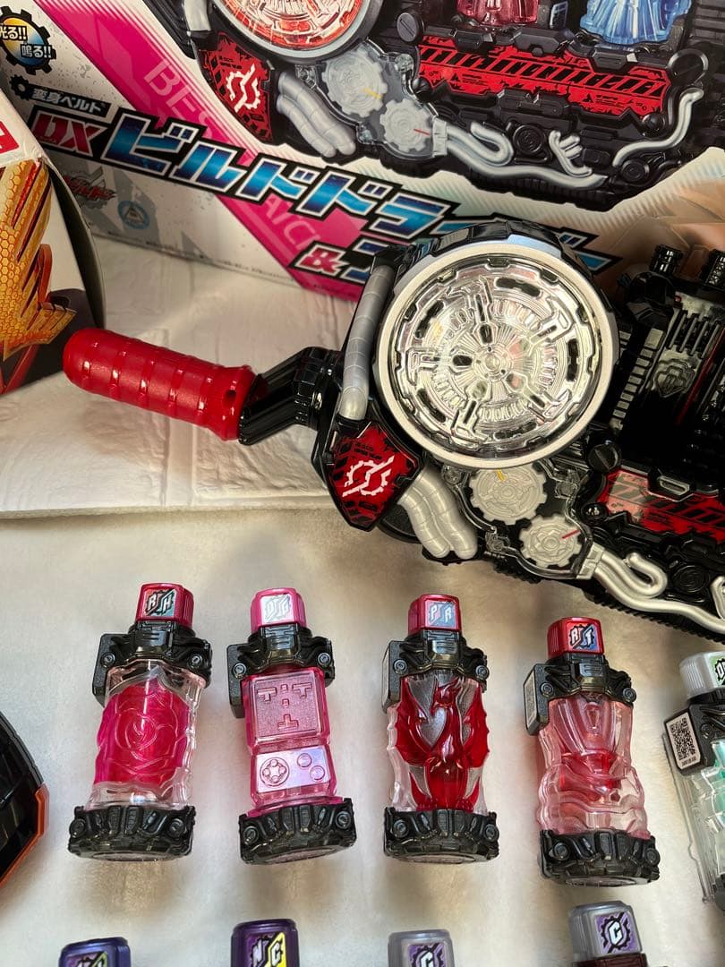 仮面ライダービルドセット　フィギュア付き　最後のページのスチームブレード付き中古