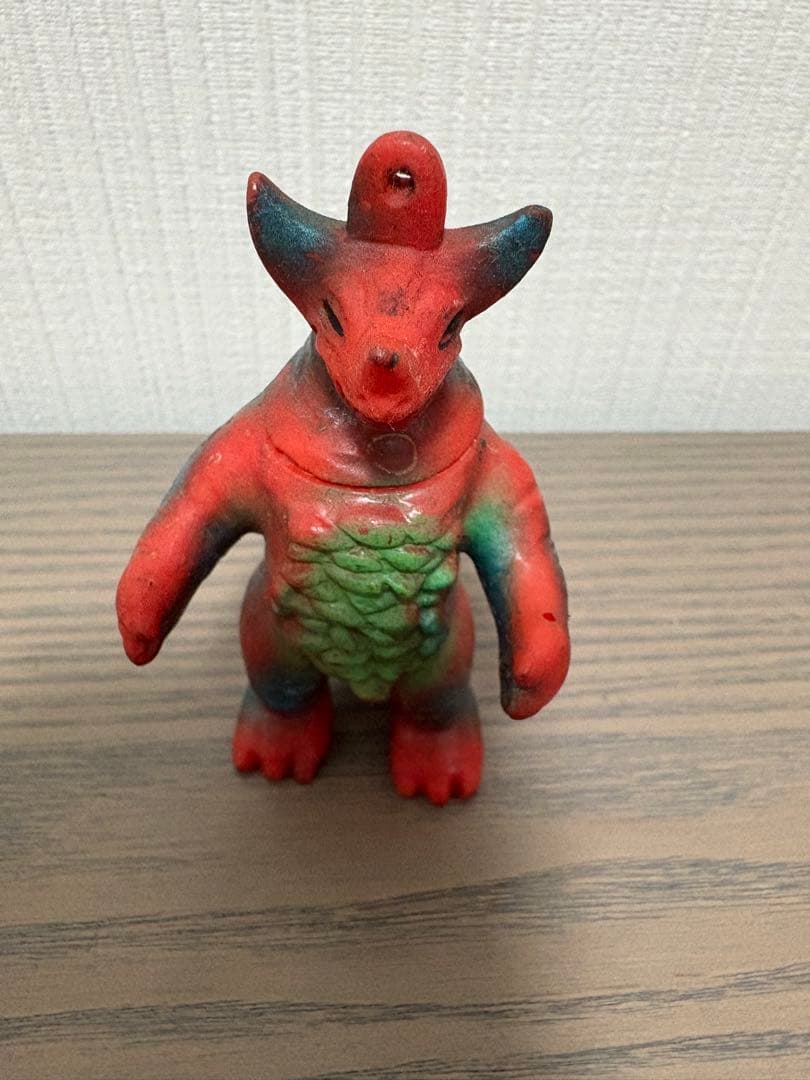 【レア】当時物　怪獣　ゴモラペンダント 円谷