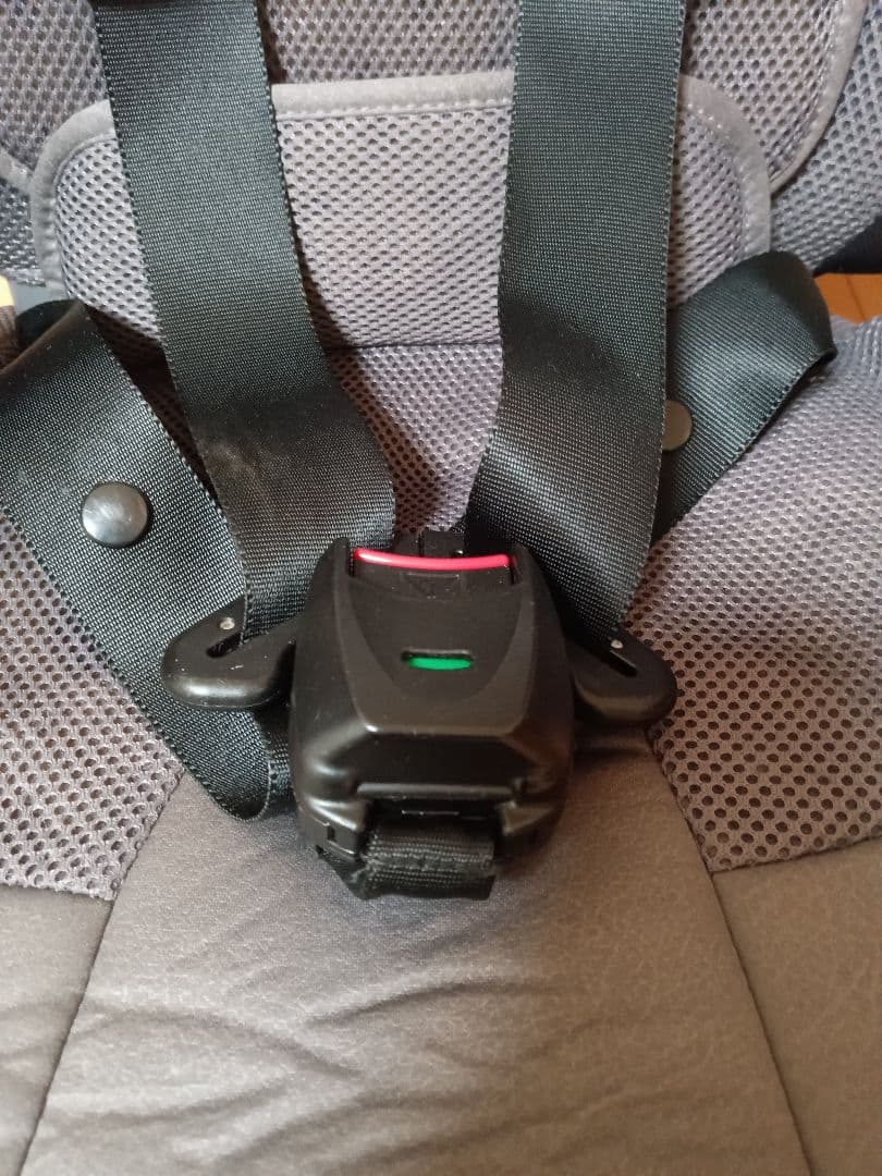 Combi 車用チャイルドシート グレー　ジョイトリップ