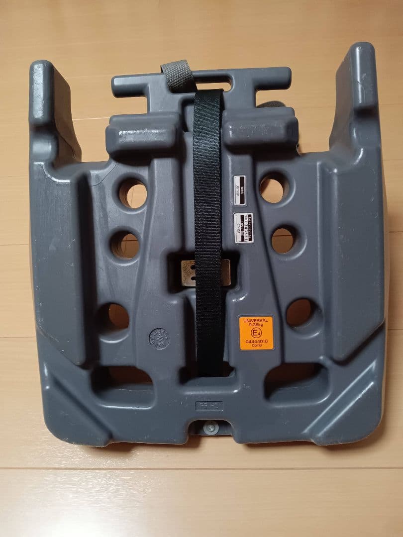 Combi 車用チャイルドシート グレー　ジョイトリップ