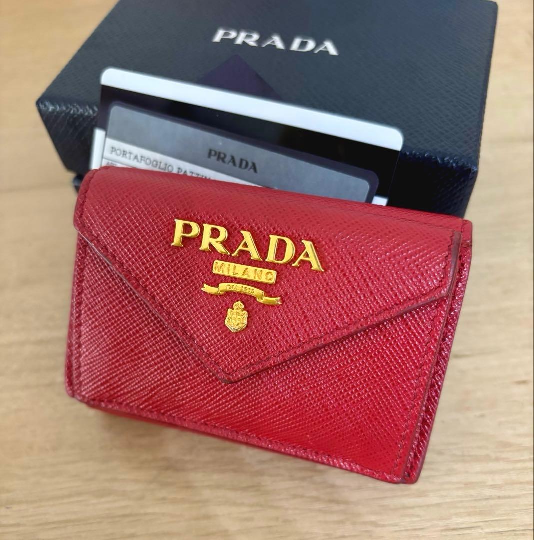 PRADA☆サフィアーノ レッド 財布　★お値下げしました✨