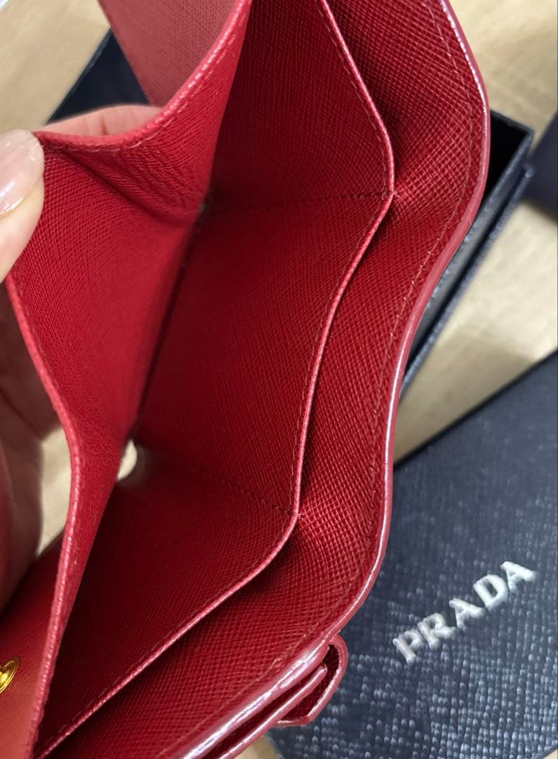 PRADA☆サフィアーノ レッド 財布　★お値下げしました✨