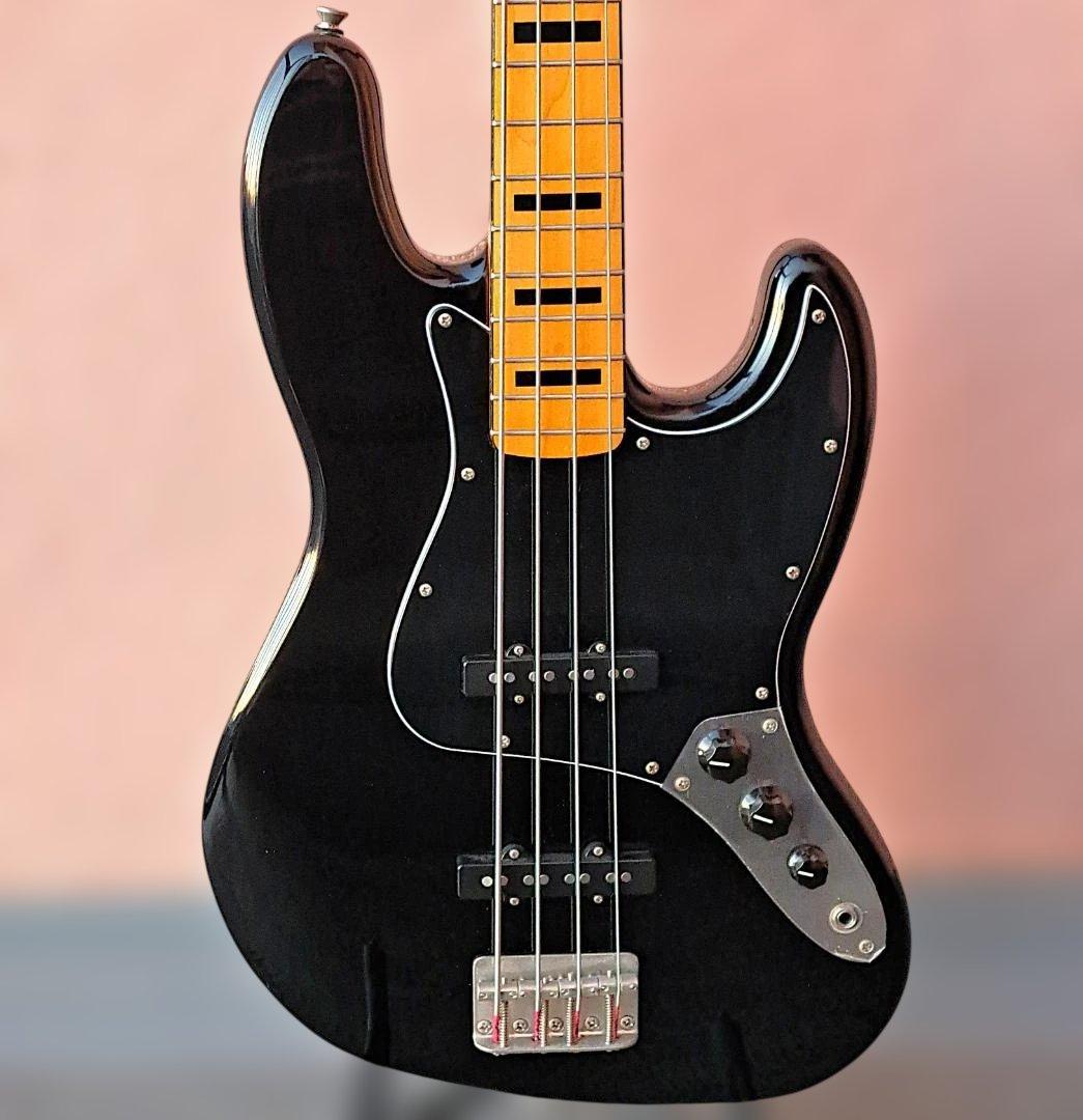 ■Squier Fender Classic Vibe 70 Jazz Bass