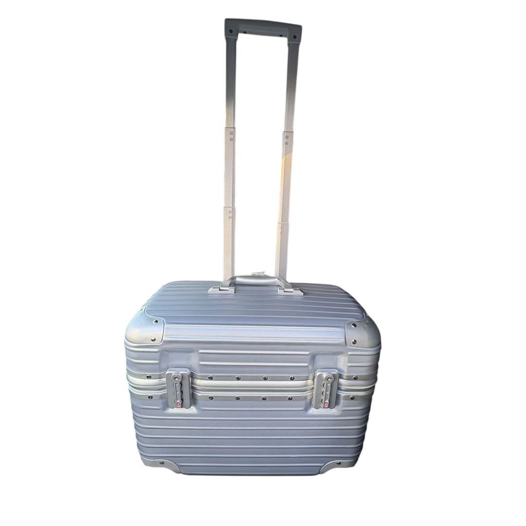 PILOT パイロット 機内持ち込み 4輪 スーツケース