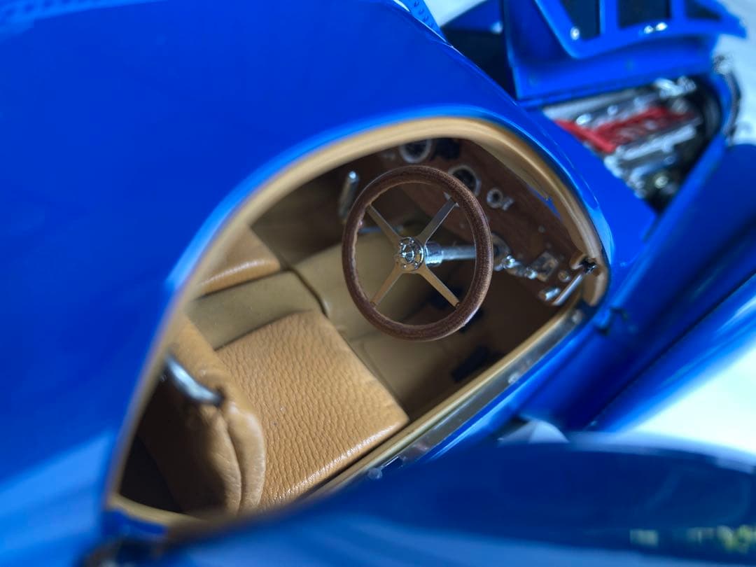 AUTOart 1/18 ブガッティ タイプ ダイキャストモデル