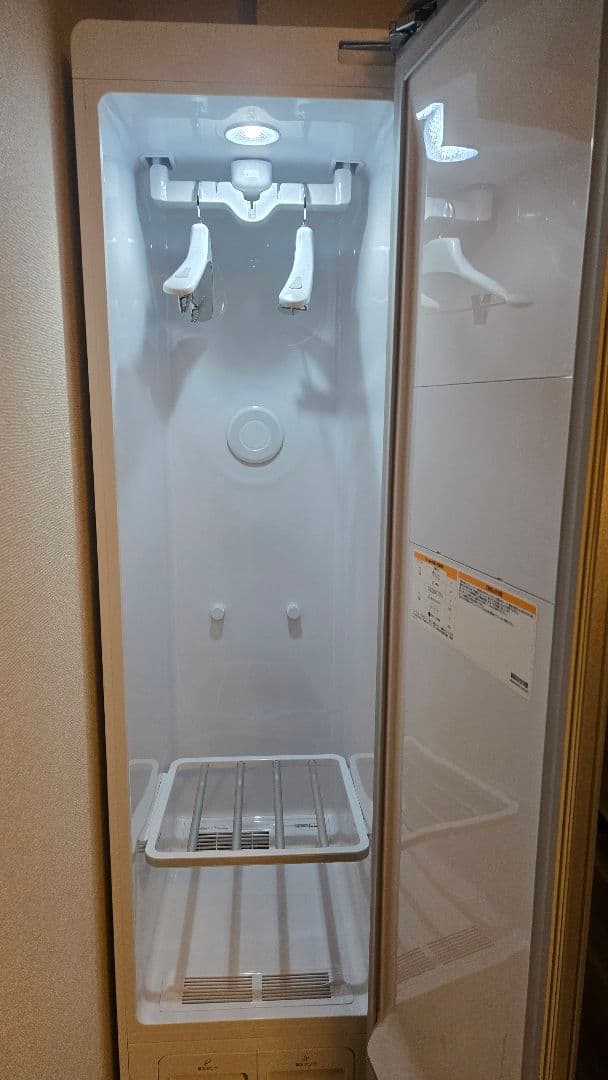 LG Styler★美品最新2025年製（ホワイト）