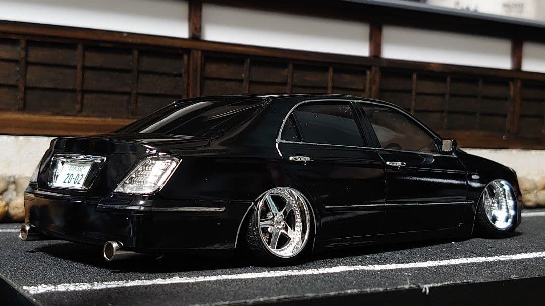 1/24 アオシマ クラウン 18マジェスタ 完成品